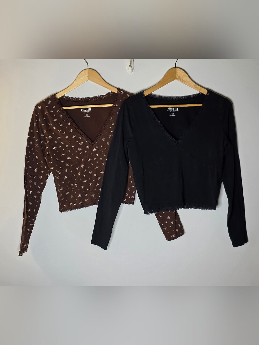 Hollister 2 pk baby Doll Women's V-Neck Long Sleeve Tops Black/Brown floral